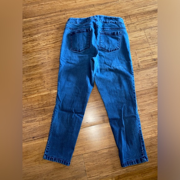 Basic Editions Jeans - Picture 3 of 5